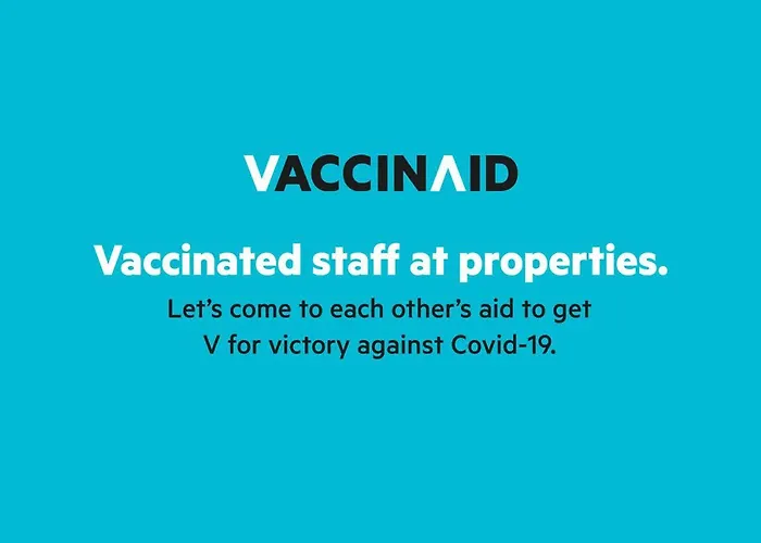 Vaccinated Staff - Oyo 137 Kitzio House Hotel Bangkok, Thailand