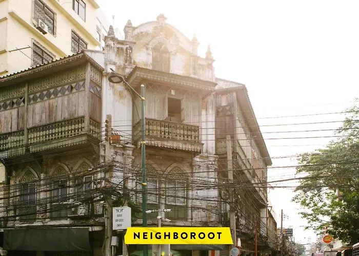 Mitr Inn Mrt Samyot Station - The Grand Palace Bangkok, Thailand