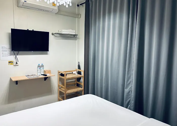 Udomsuk Inn & Cafe - Bts Udomsuk Bangkok, Thailand