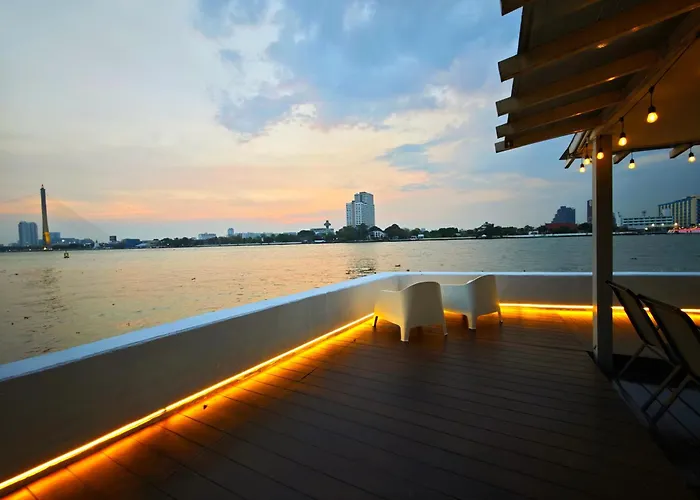 Chao Phraya Riverfront House Baan Rimphraya Bangkok, Thailand