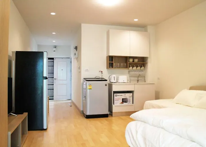 Live Like A Local In Ekkamai Apartment Bangkok, Thailand