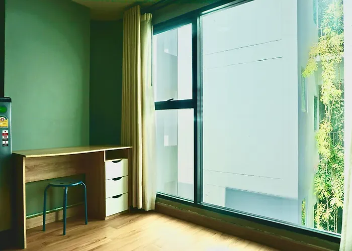 Hash Apartment With Unique Chill Design At Silom Soi 3