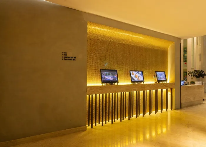 Lit Bangkok Hotel
